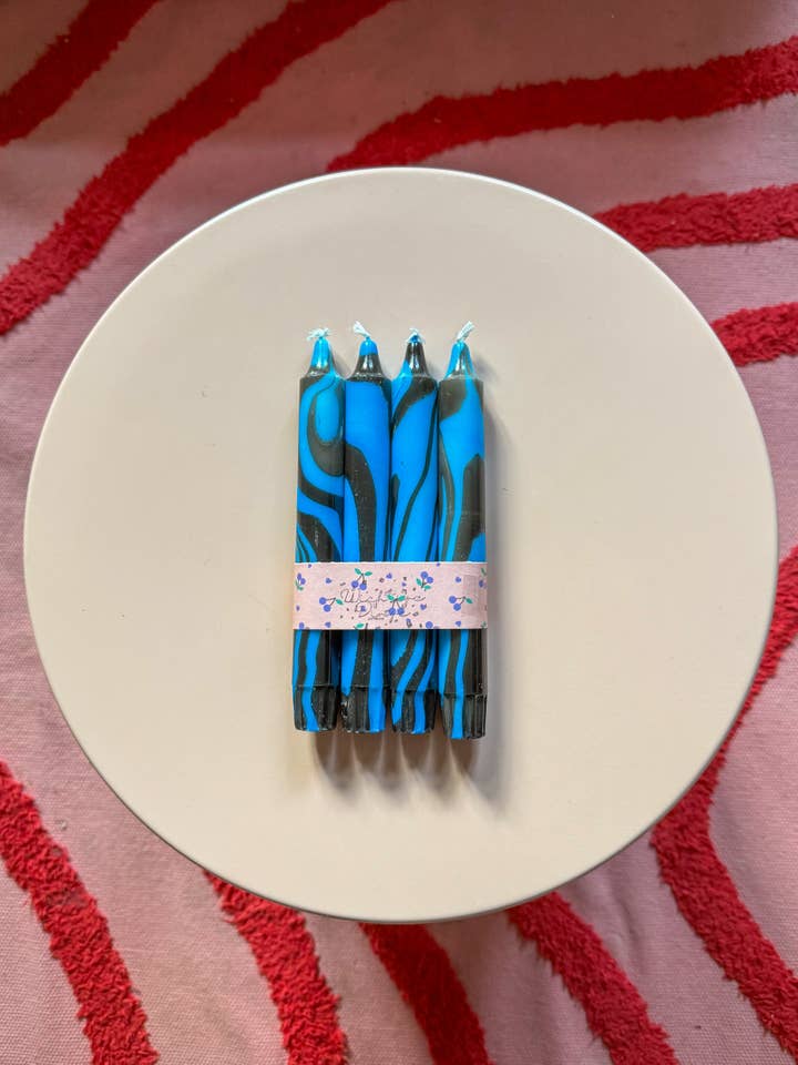 Candele Neon Dip Dye Set da 4 Nero Blu Marmorizzato – Decorazione Premium Tintura a Mano per la vendita all'ingrosso da parte di Wichtigedinge