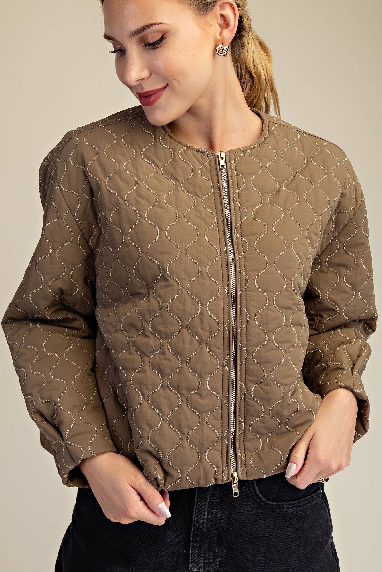 Glam - Wholesale Jacket - Women's - Round Neck Zipper Closure Quilted Jacket1