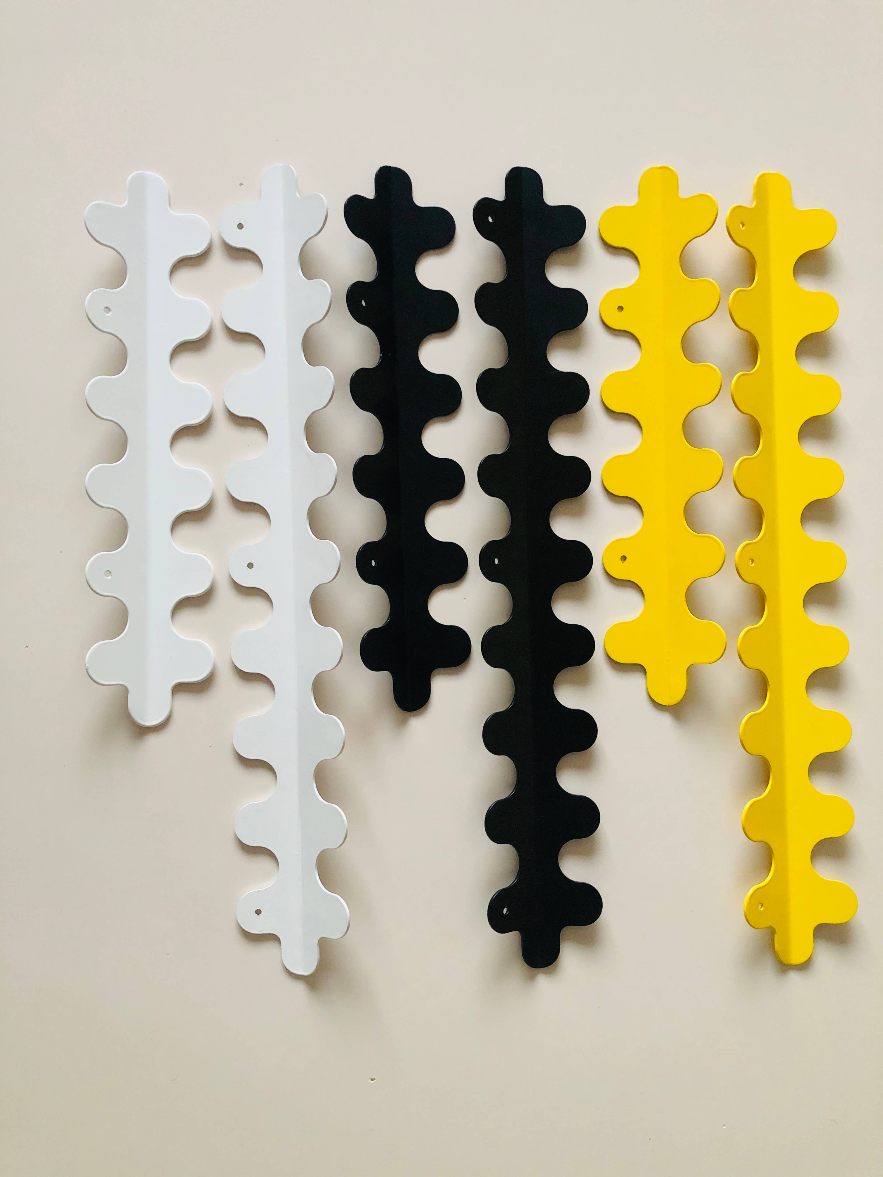 CosyDecorArt – Großhandel Wandhaken – Wiggle Metallbügel, Schnörkelgarderhaken, Wackelwandhaken, schwarzer, gelber, weißer Farbaufhänger für den Eingangsbereich, strapazierfähig12