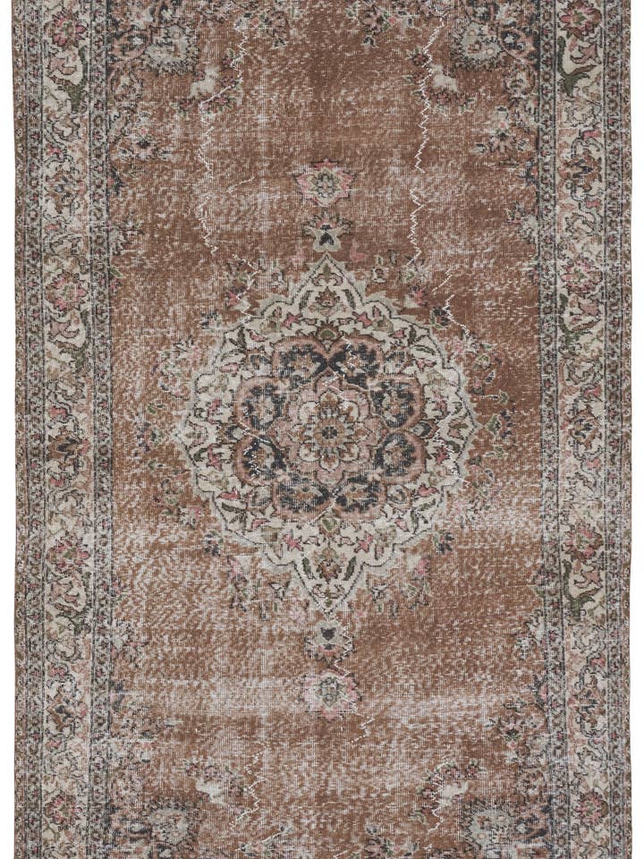 Kamryn - 4'10" x 8'6" for wholesale by Biev