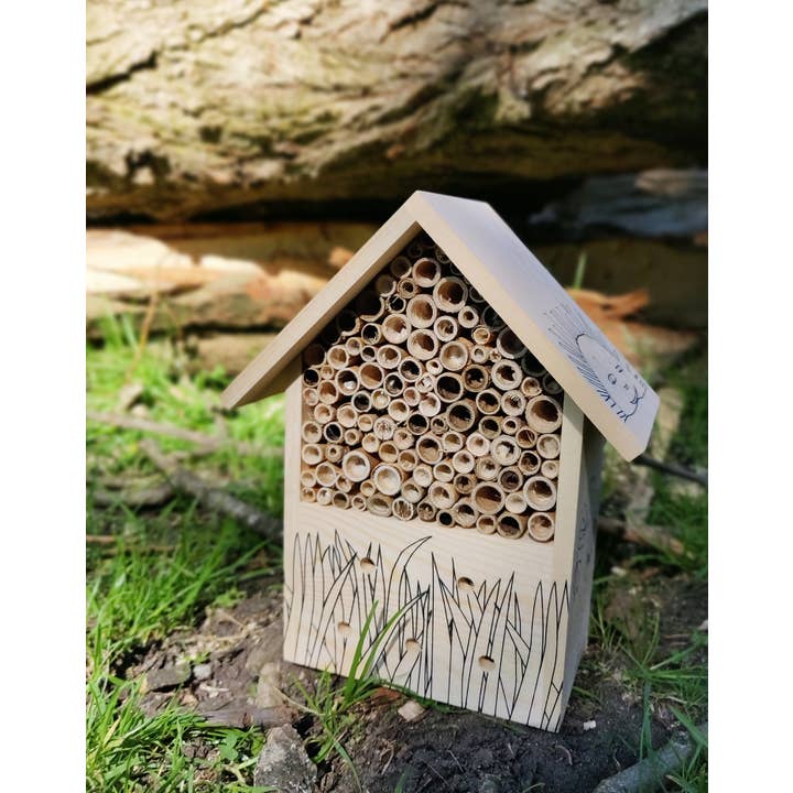 Robert Frederick Ltd – wholesale Garden tool – Paint Your Own Bug Hotel - Very Hungry Caterpillar