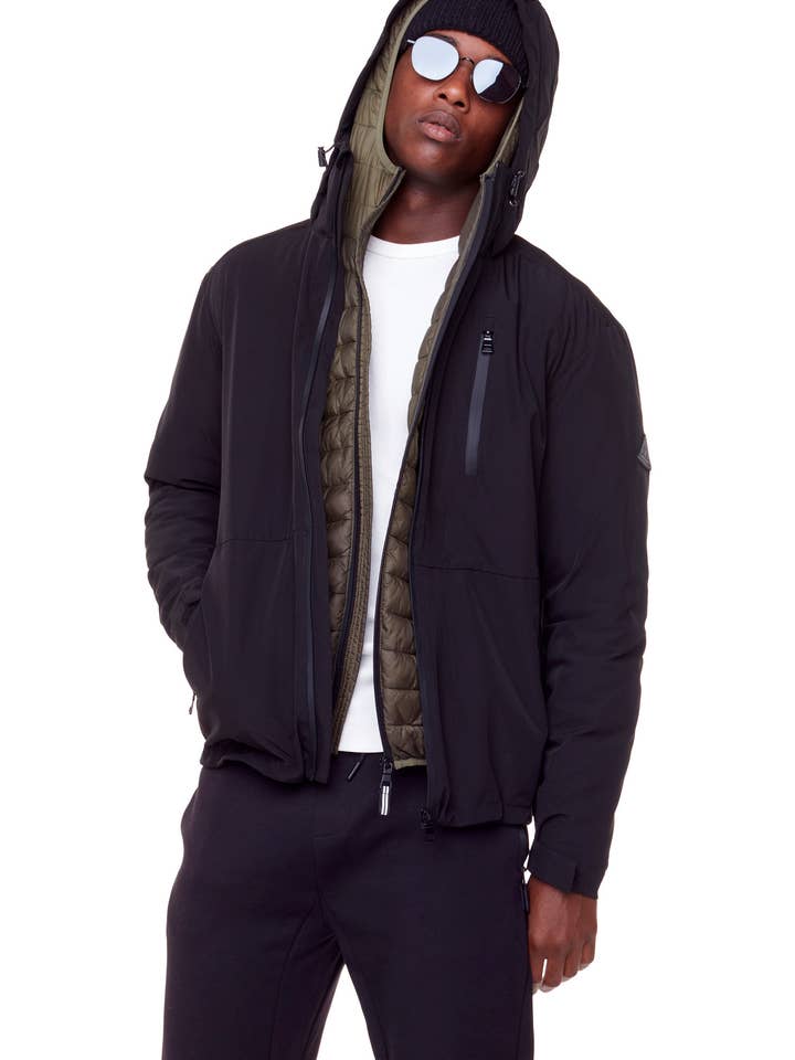 CARMACKS | VESTE IMPERMÉABLE UNISEXE (RECYCLÉE) DE POIDS MOYEN, NOIRE pour la vente par Alpine North US