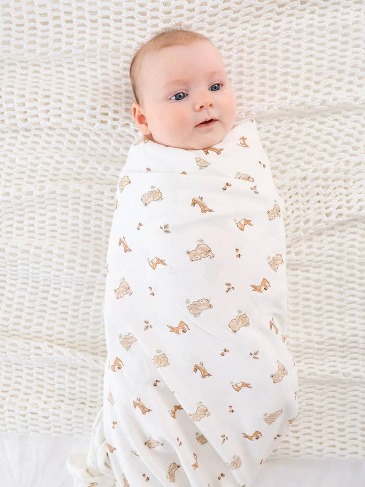 Wickeltuch aus Bio-Baumwolle - Bär & Hase für den Großhandel von Lūmmi in Colour Babywear