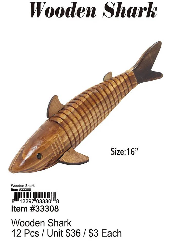 Requin en bois. pour la vente par Puka Creations