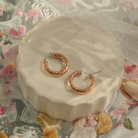 Die Ring-Ohrringe für den Großhandel von Milk and Rose