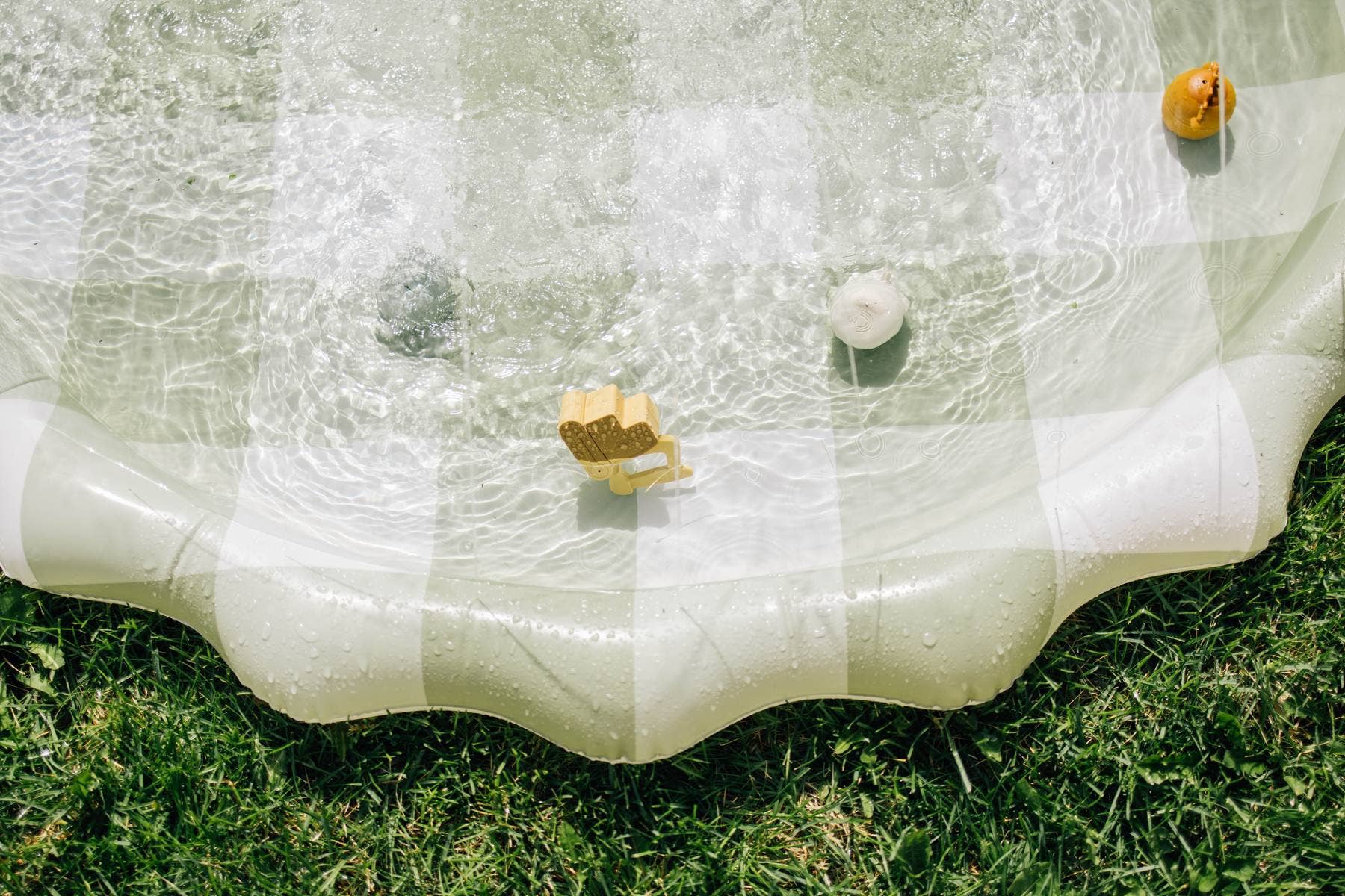 Brooklyn Neutral - Wholesale Inflatables - Green Gingham Splash Pad8