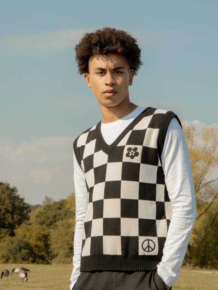 Broderet ternet uld & kashmirvest for engroshandel hos INGMARSON