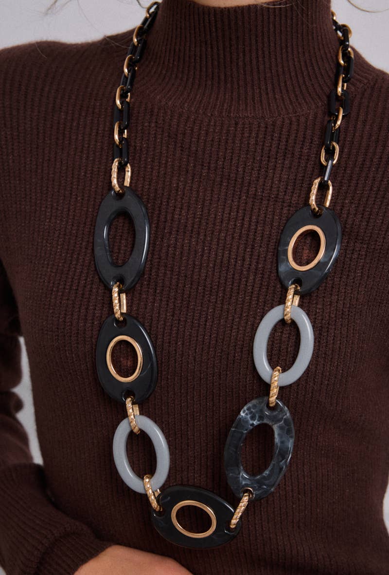 Black Fancy necklace for wholesale on Faire4