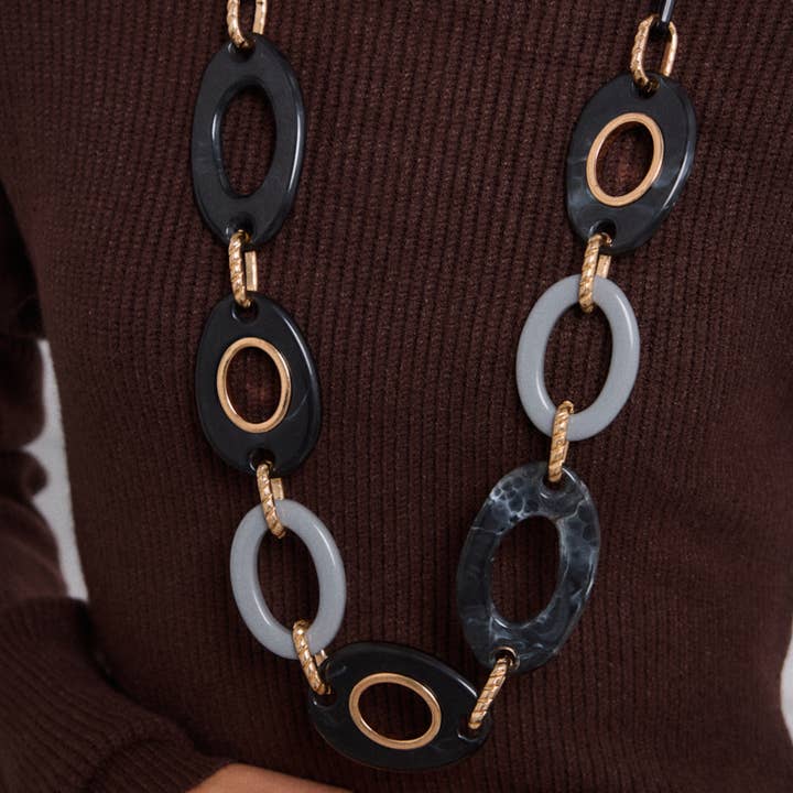 Black Fancy necklace for wholesale on Faire4