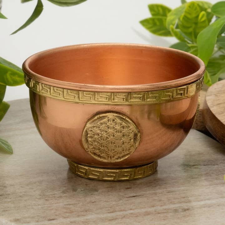 Pure copper Tibetan incense burner/offering bowl Flower of for wholesale by Ayurveda Specialist B.V.