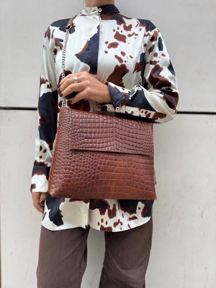 Borsa a Spalla e Pochette in Pelle di Coccodrillo Marrone – Borsa Fatta a Mano per la vendita all'ingrosso da parte di Christina Christi