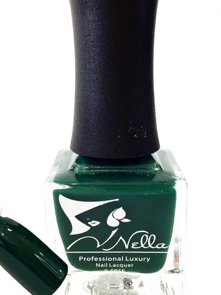 Vernis à ongles Nella, Color- Sassy pour la vente par Nella Beauty