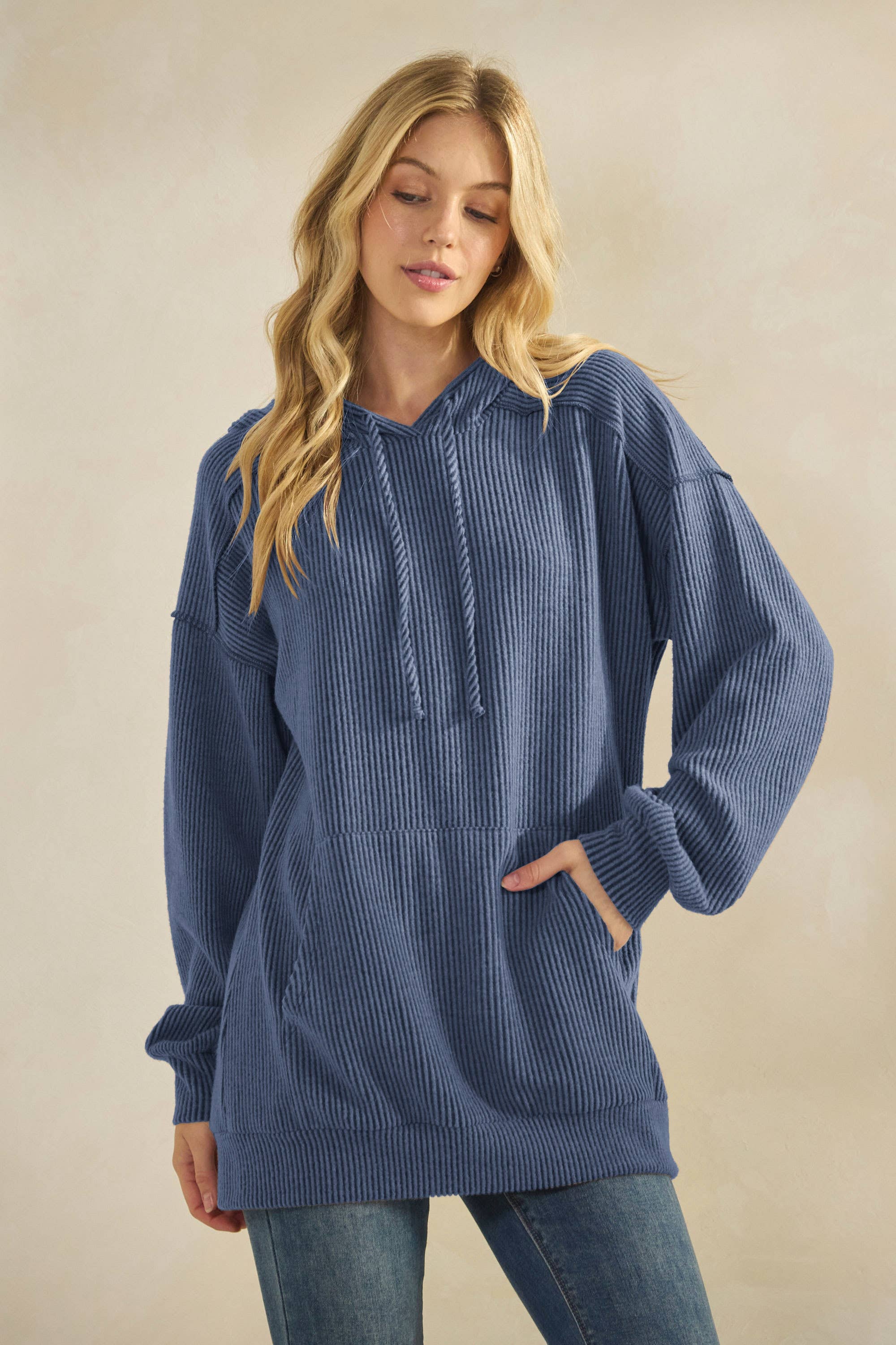 HEIMISH – Großhandel Hoodie – Damen – ET7964-10 LANGÄRMLIGES GEBÜRSTETES URBANES RIPPEN-KAPUZENOBERTEIL11