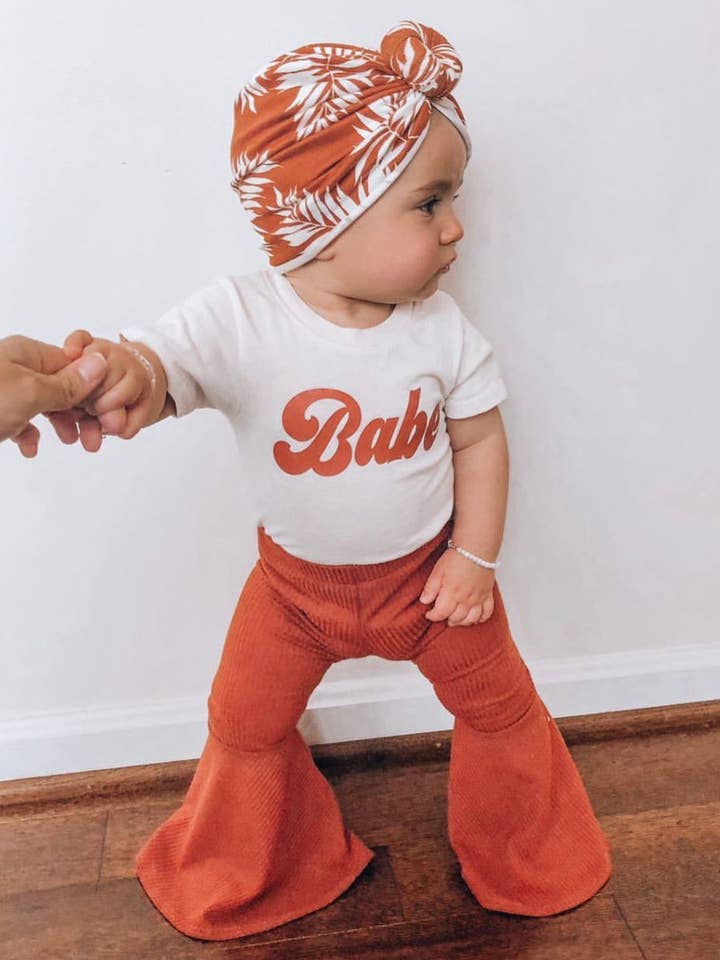 Pantalon évasé côtelé Annie rouille pour filles pour la vente par Khloe jean clothing