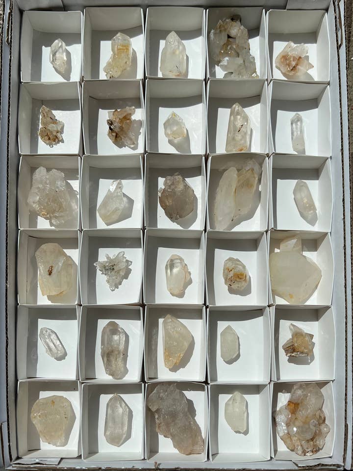 ”Rhombus Pocket” Quartz Crystal Flat C för wholesale av Vugg life