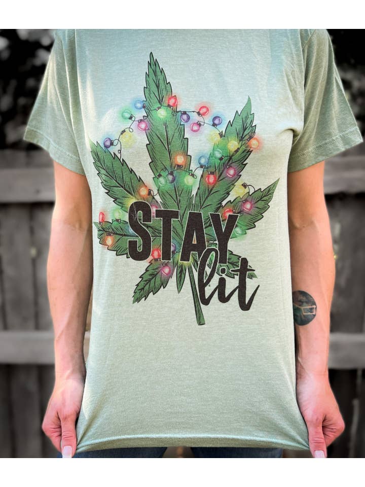 Outer Place - Vente T-shirt sérigraphié – femme - T-shirt de Noël Stay Lit1