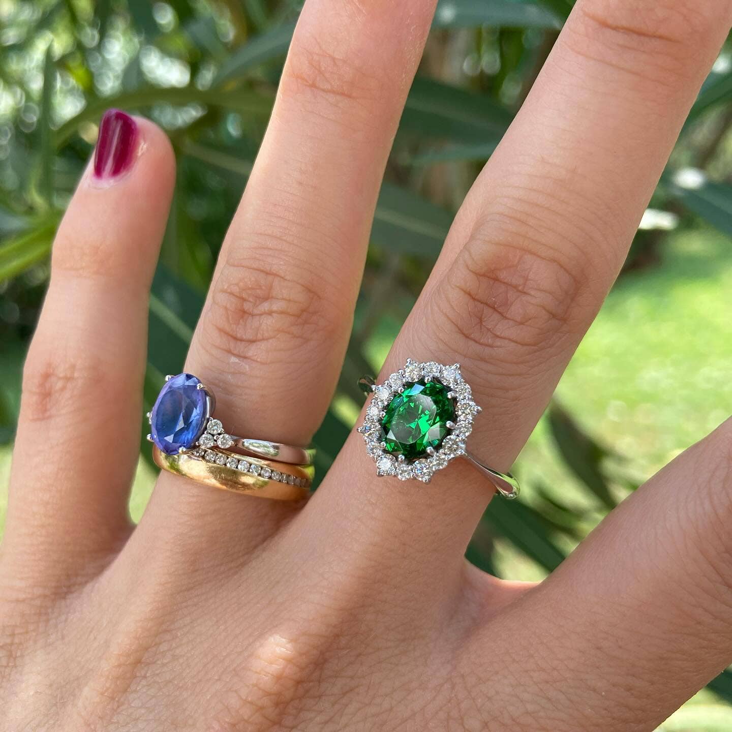 Alta Gioielli - Vente Bague avec plusieurs pierres - Bague Queen en argent 925 avec émeraude verte synthétique et zircones1