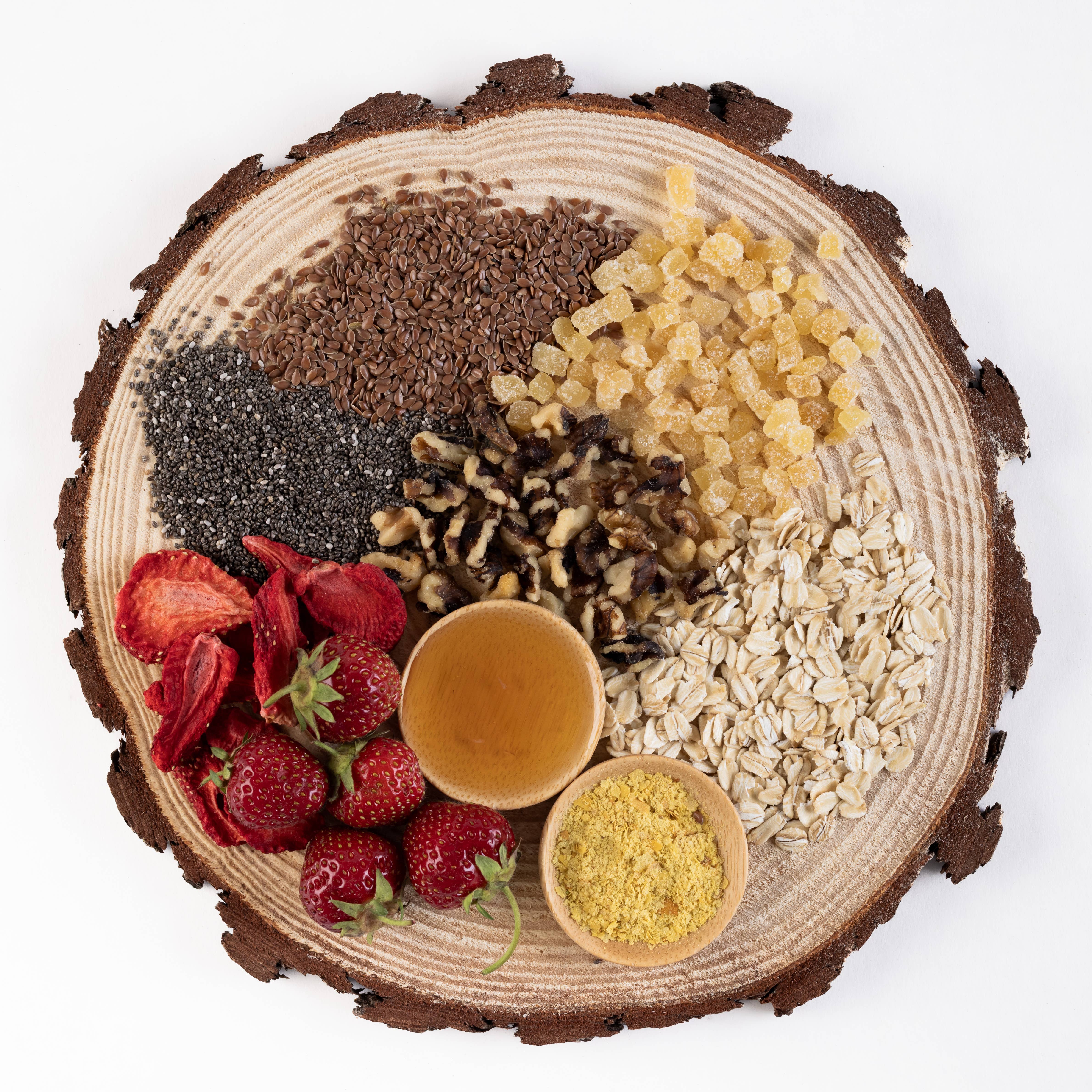 Dak Bar - Wholesale Snack Bar - Bobcat Bar - Walnuts, Strawberries & Ginger Snack Bar1