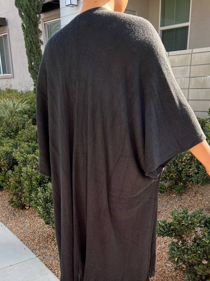 Justin & Taylor – Cardigan - Mulher por atacado – Harlow Cardi | Casaco Quimono com Bolsos e Bainha com Franjas24