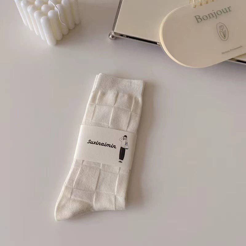 Gohobi （We cover U.S. import duties） – wholesale Socks – Women's – Creamy Bliss Vertical Striped Piles - JK Style Mid-Calf Socks1