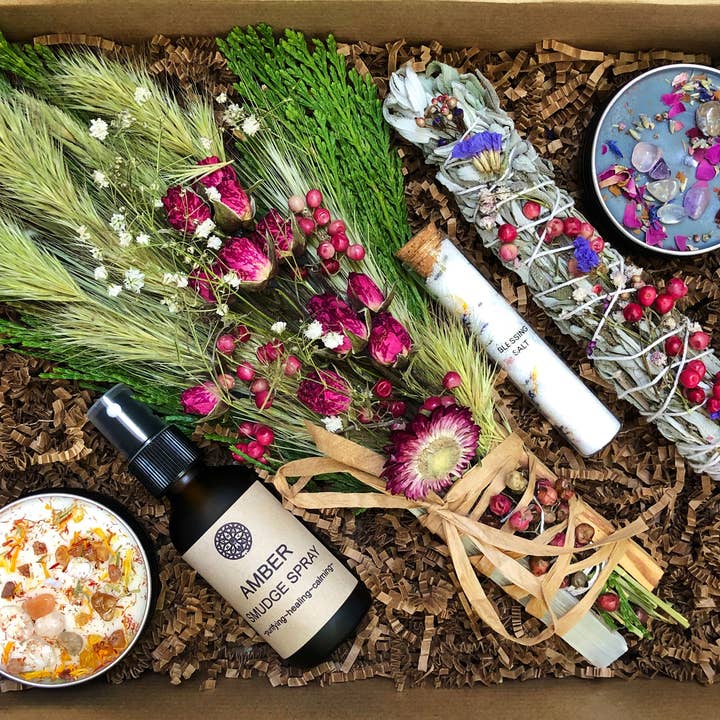 Pranava Spiritual Shop - Wholesale Meditation Supplies - House Cleansing Kit~Energy Cleansing Ritual Smudge Kit~10