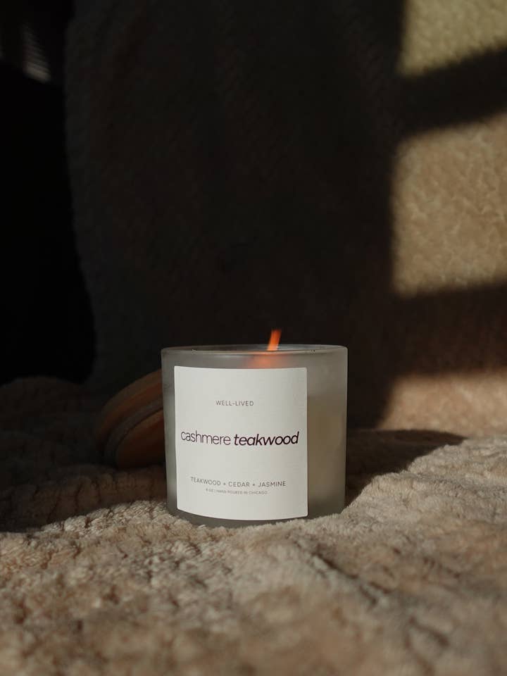 Cashmere Teakwood Stearinlys for engroshandel hos Well-Lived