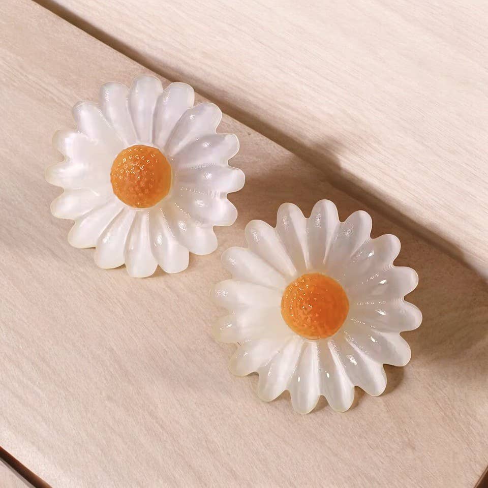 Crystolver (We Cover All Import Fees) – wholesale Spiritual stone/crystal – White Selenite Crystal Flower Sculpture
5