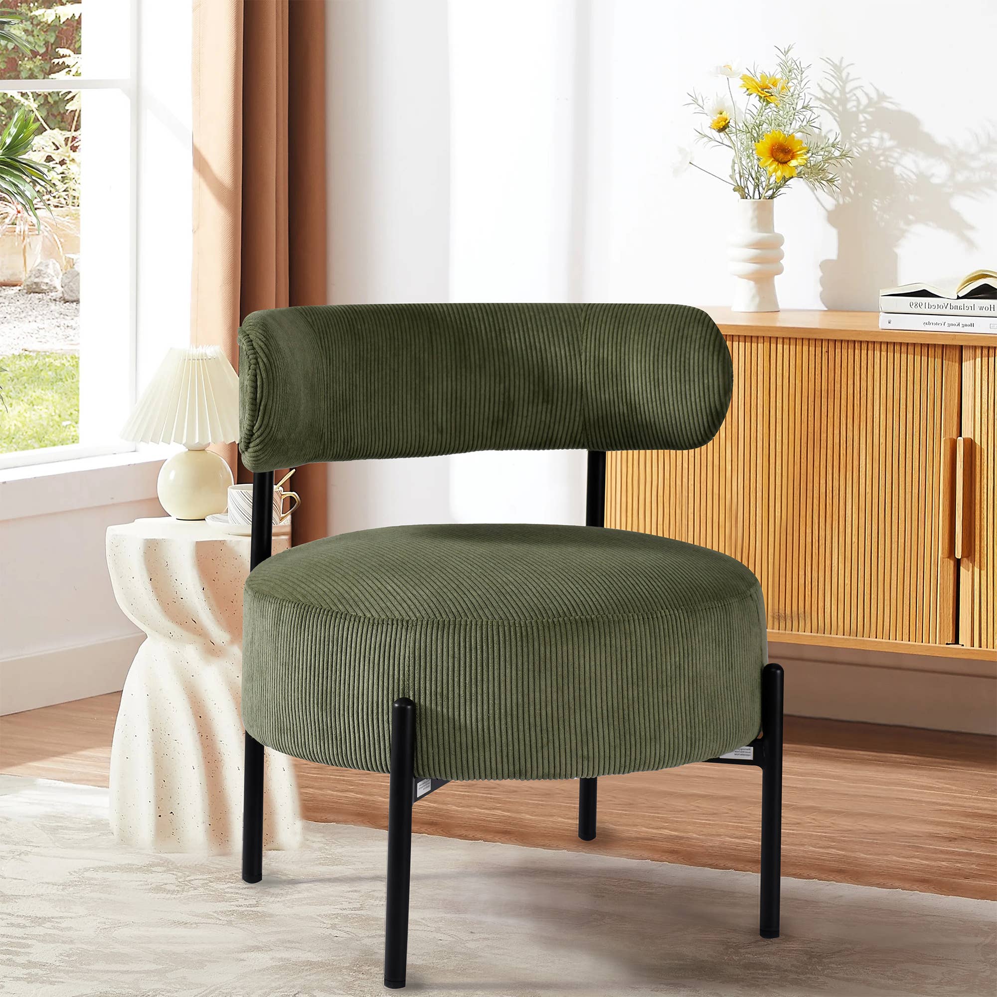 Glamour Home - Vente Chaises - Fauteuil d'appoint en velours côtelé vert Bellatrix avec pieds en fer6