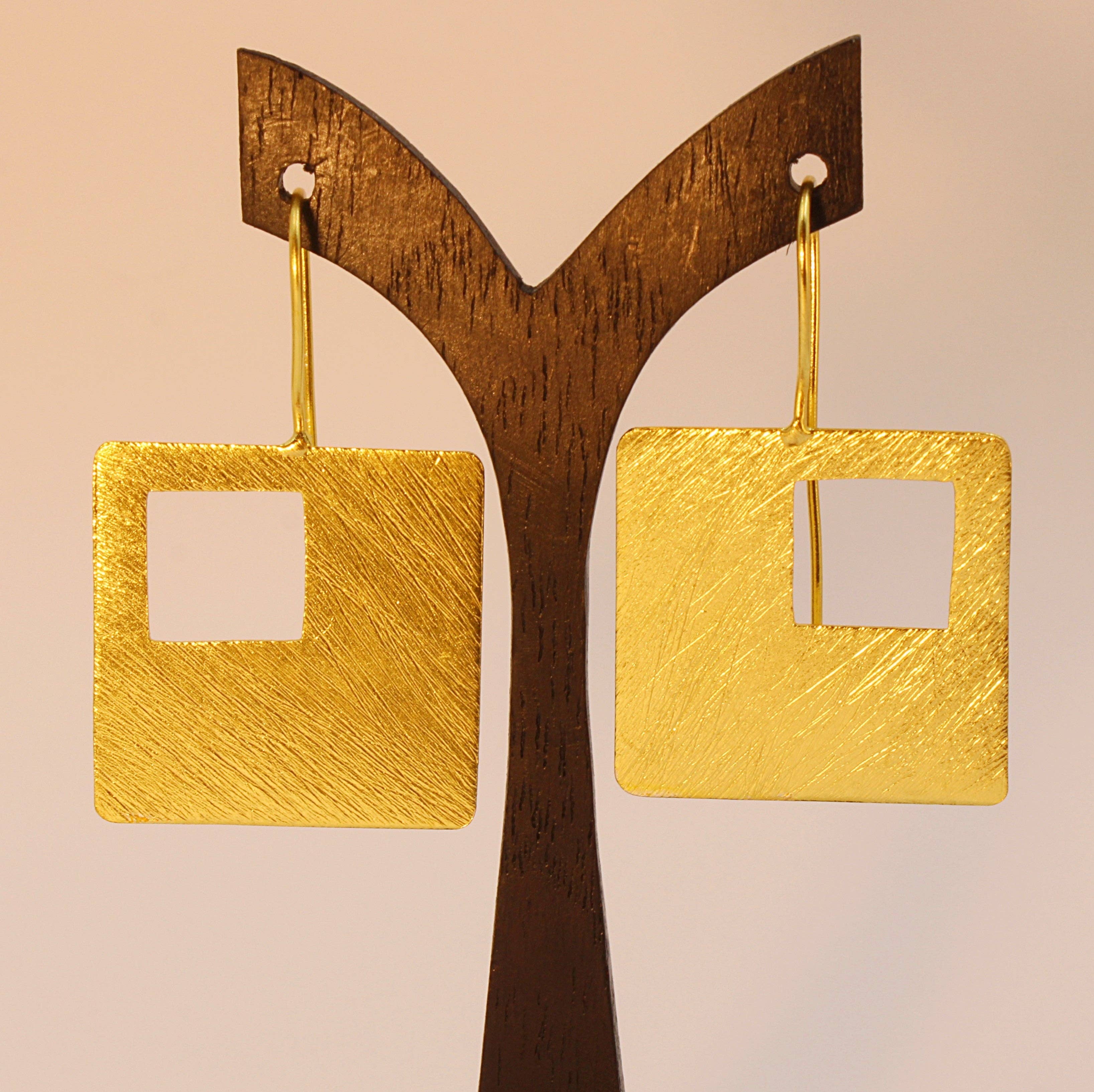 LA MAR – Brincos de argola por atacado – Brincos quadrados pendentes SIXTY banhados a ouro0