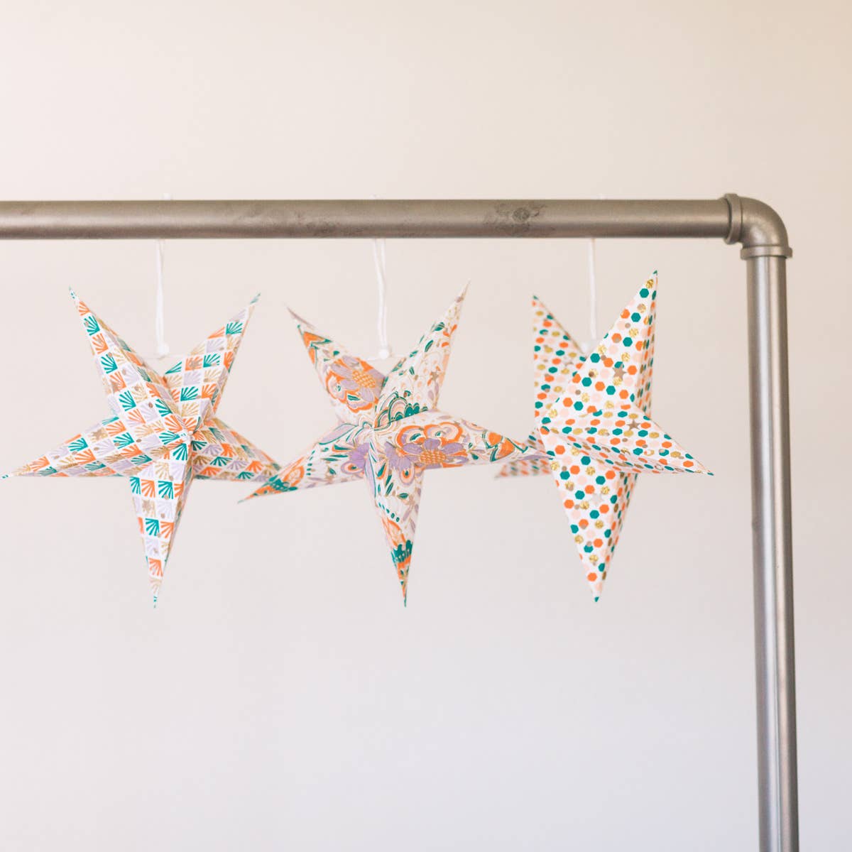 Acacia Creations – Engroshandel Papirlampe – 8" Gatsby Mini Papir Stjerne Lanterne2