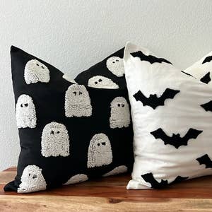 Welcome Haunted House Halloween Throw Pillow, 14x20