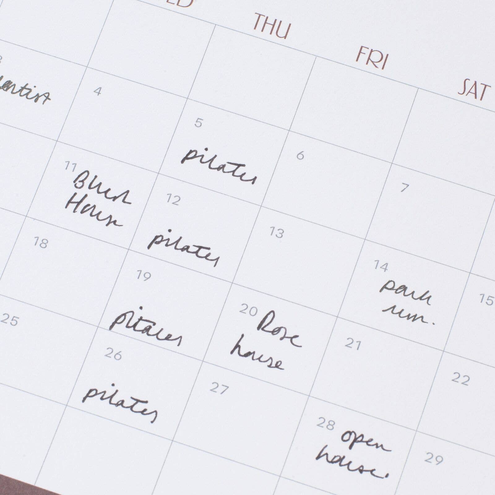 Papier UK – wholesale Calendar – Modern Type Desk Calendar2