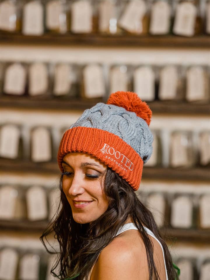 Tuque torsadée Rooted pour la vente par Rooted Apothecary