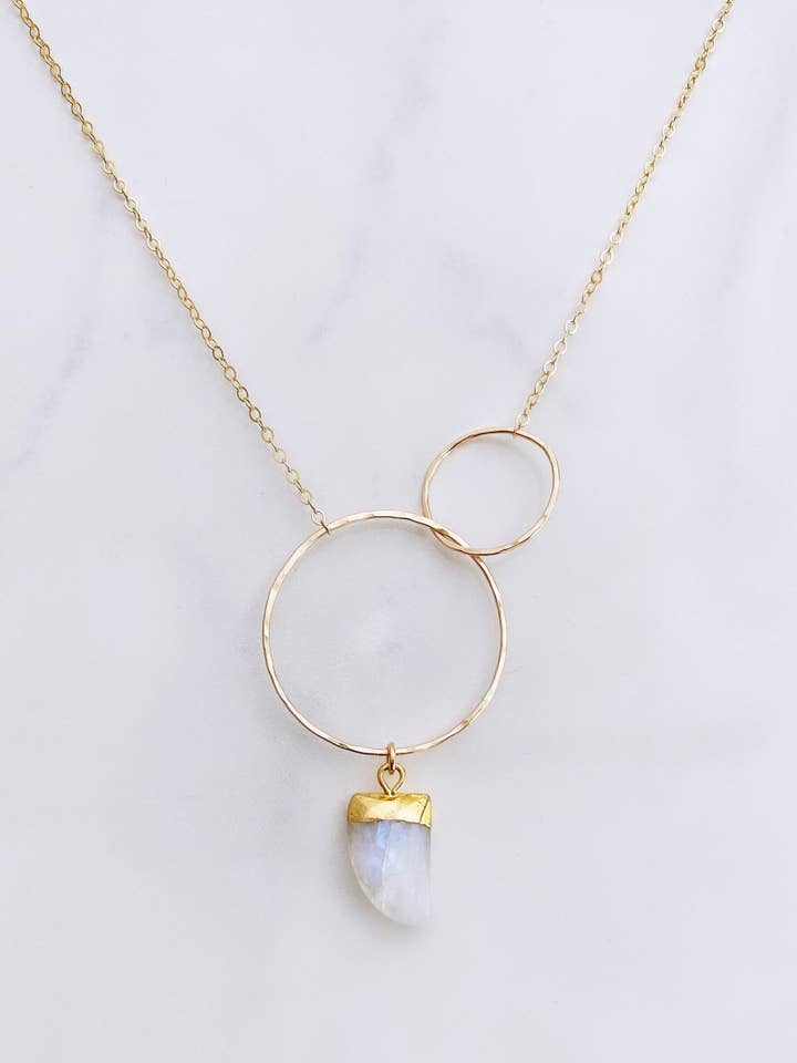 Collana a doppio cerchio con pietra di luna per la vendita all'ingrosso da parte di Bonnie Boardman Jewelry