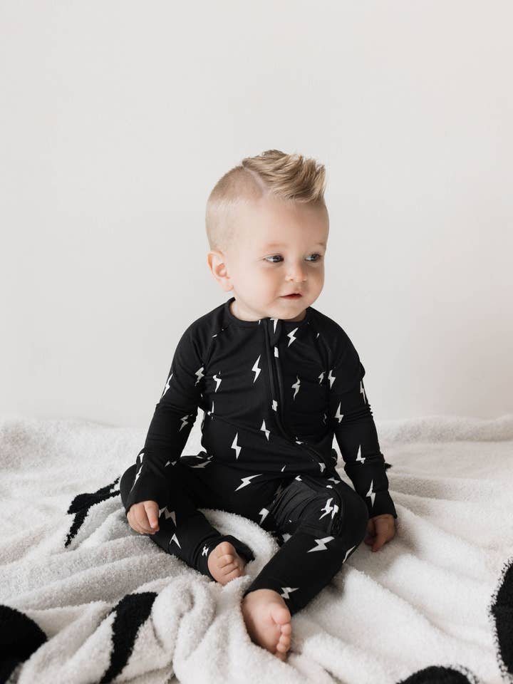 Forever French Baby - Wholesale Slaappak - Baby - Pyjama met ritssluiting van bamboe | Midnight Lightning Bolt2