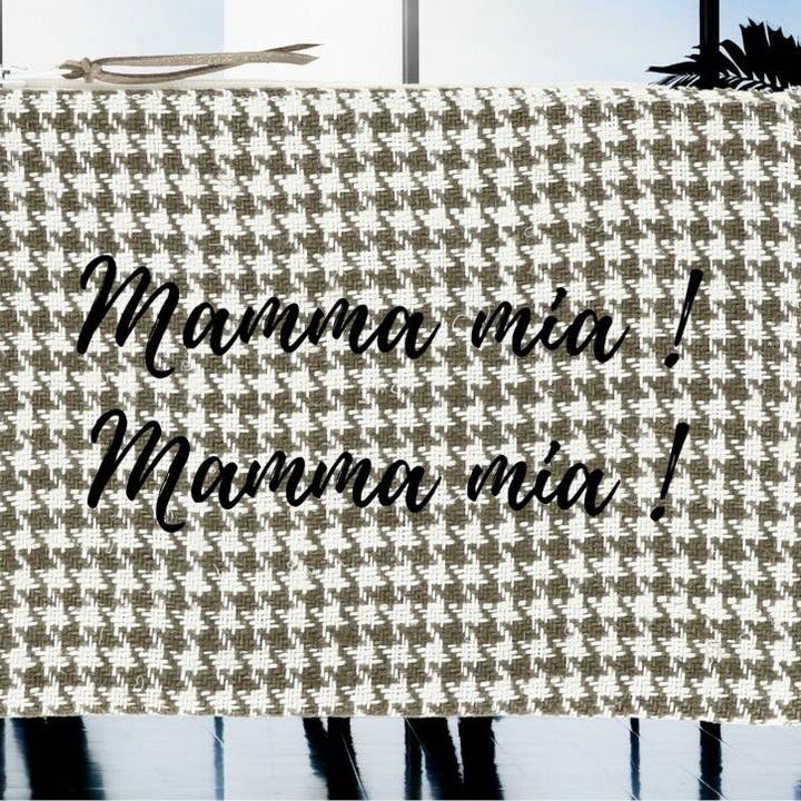 L'Indispensable Beige Pouch for wholesale by Alex Doré Paris