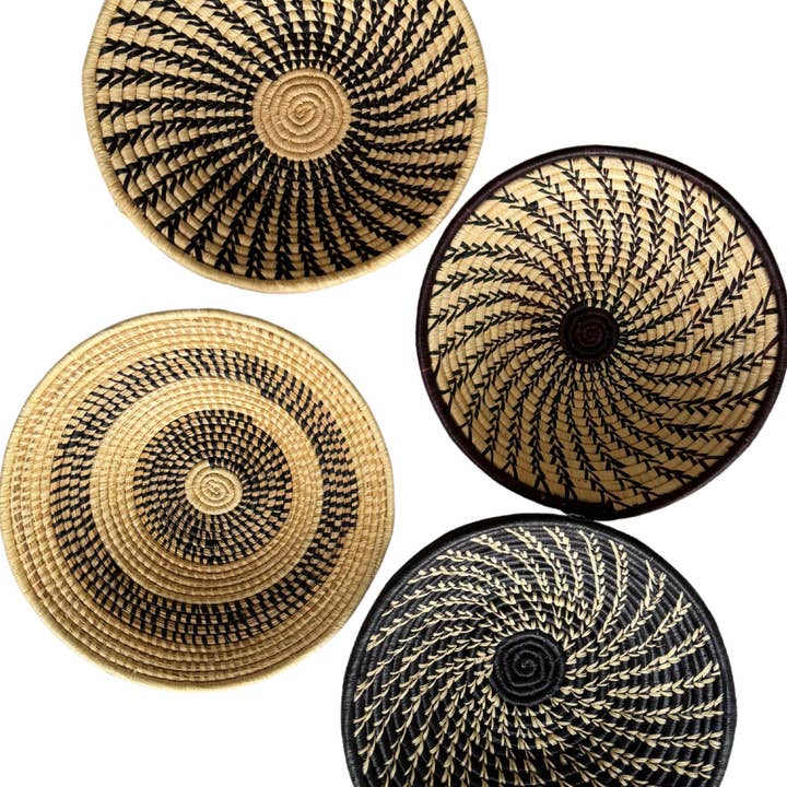 Cesto in Sisal Intrecciato, Motivo a Spirale in Design Misti Naturale/Nero e ulteriori Risultati per concimi e fertilizzanti all'ingrosso. Resi gratuiti e termini di pagamento a 60 giorni su Faire in tendenza su Faire.