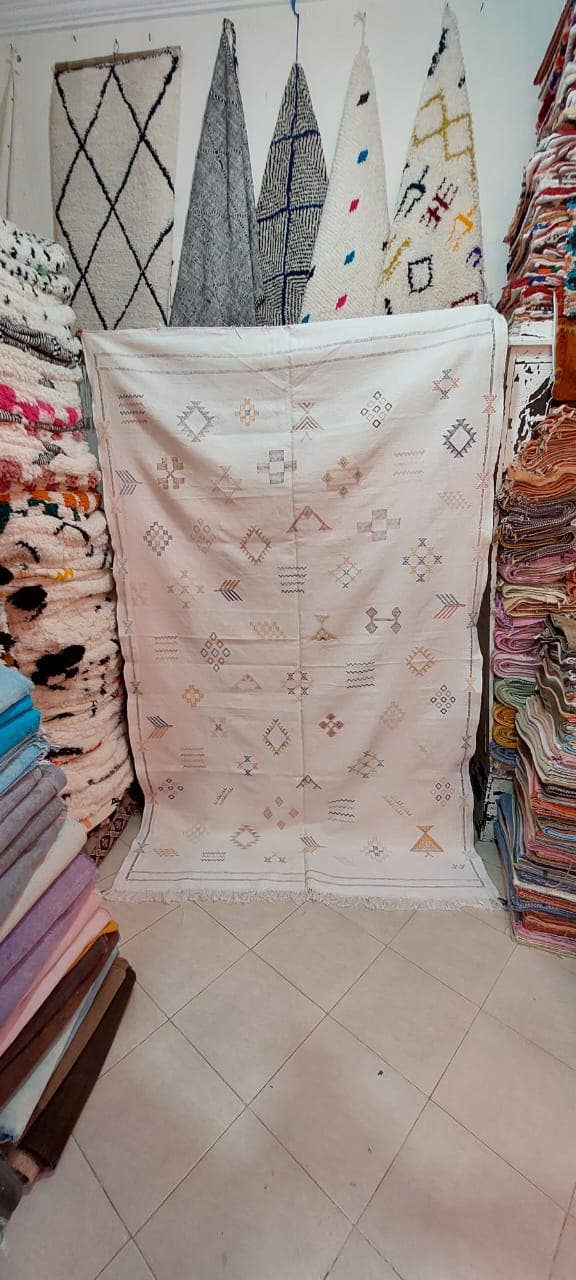 Maroccarpets Poufs and pillows wholesale +31648976894 – wholesale Area rug – New HANDMADE MOROCCAN Cactus Silk Rug15