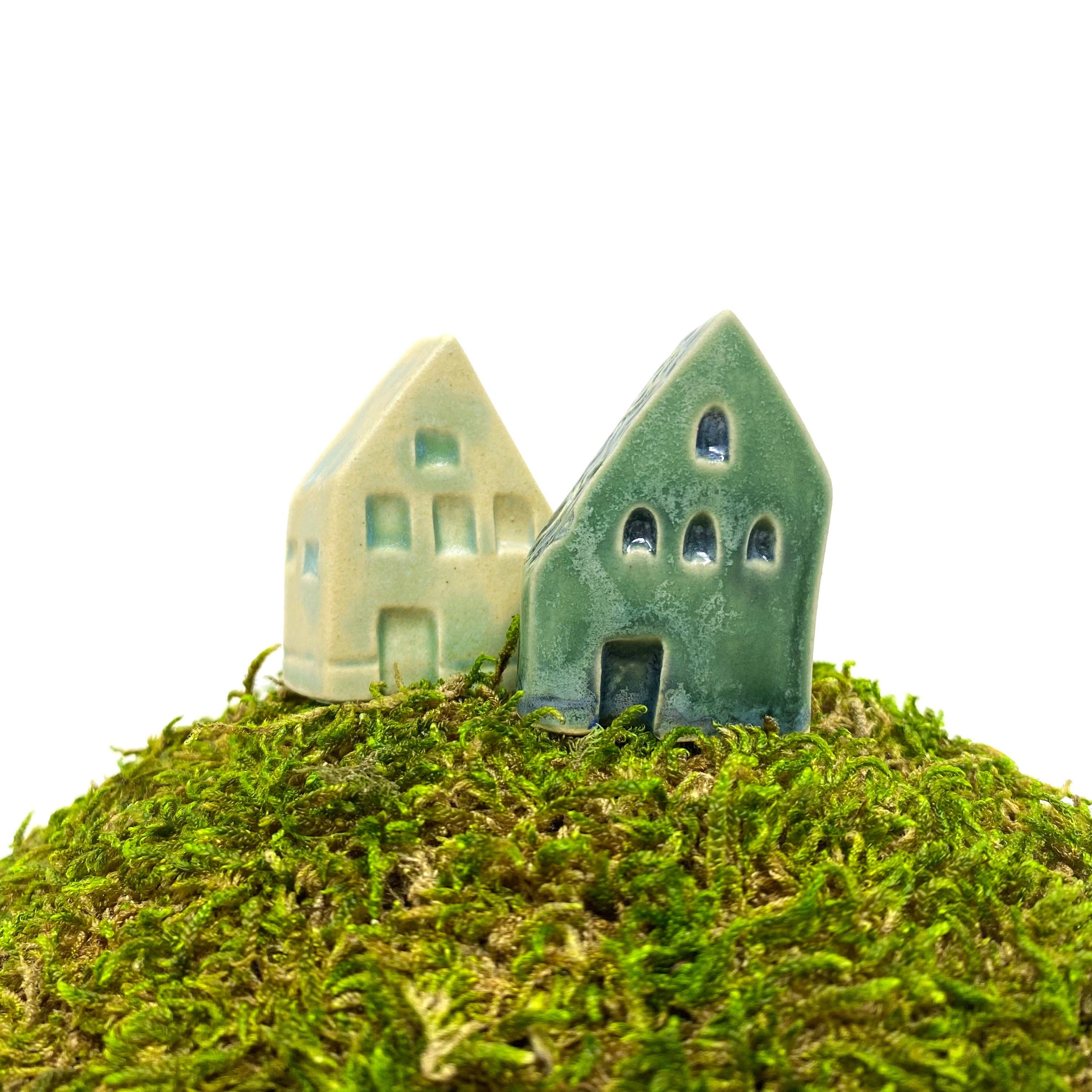 Handpicked Ceramics - Wholesale Decorative Tabletop Object - Miniature Ceramic Fairy House