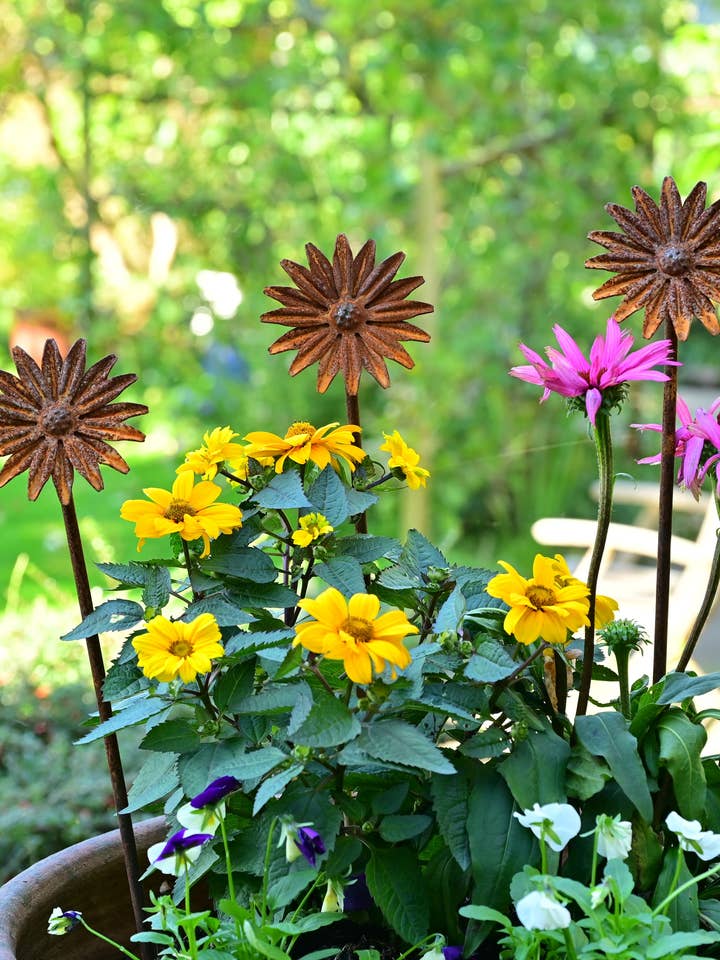 Metal Flower Garden Sculptures for wholesale by Savage Works