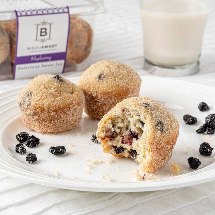 Muffins aux beignets et aux myrtilles pour la vente par Bisousweet