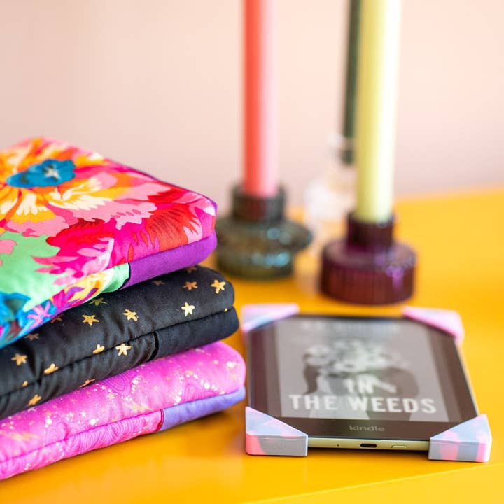 Paper and Word - Wholesale Laptop/Tablet Case - Women's - Selene | Tech Sleeves4