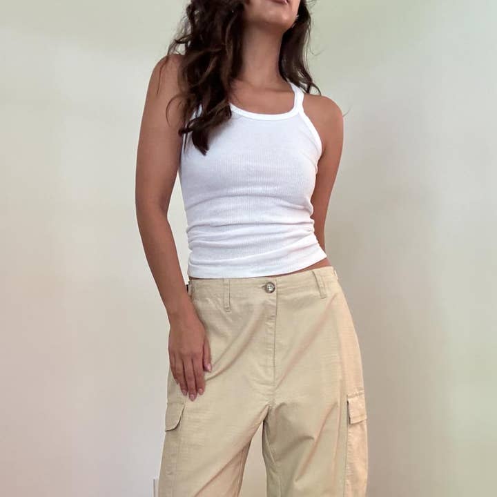 PANTALON CARGO AJUSTABLE À BOUCLE DE TAILLE AVEC POCHES LATÉRALES pour la vente par Salty