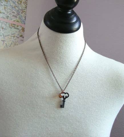 The green antique trunk – Engroshandel Halskæde med vedhæng – Mona - nøgle halskæde - antik kobber nøgle halskæde med Swaro1