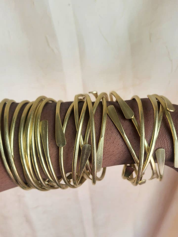 Braccialetti a spirale in ottone grezzo per la vendita all'ingrosso da parte di Moon Goddess