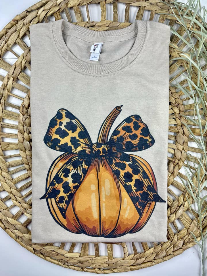 Pumpkin with Bow (Gildan T-Shirt) for wholesale by 1/2 Penny Wholesale