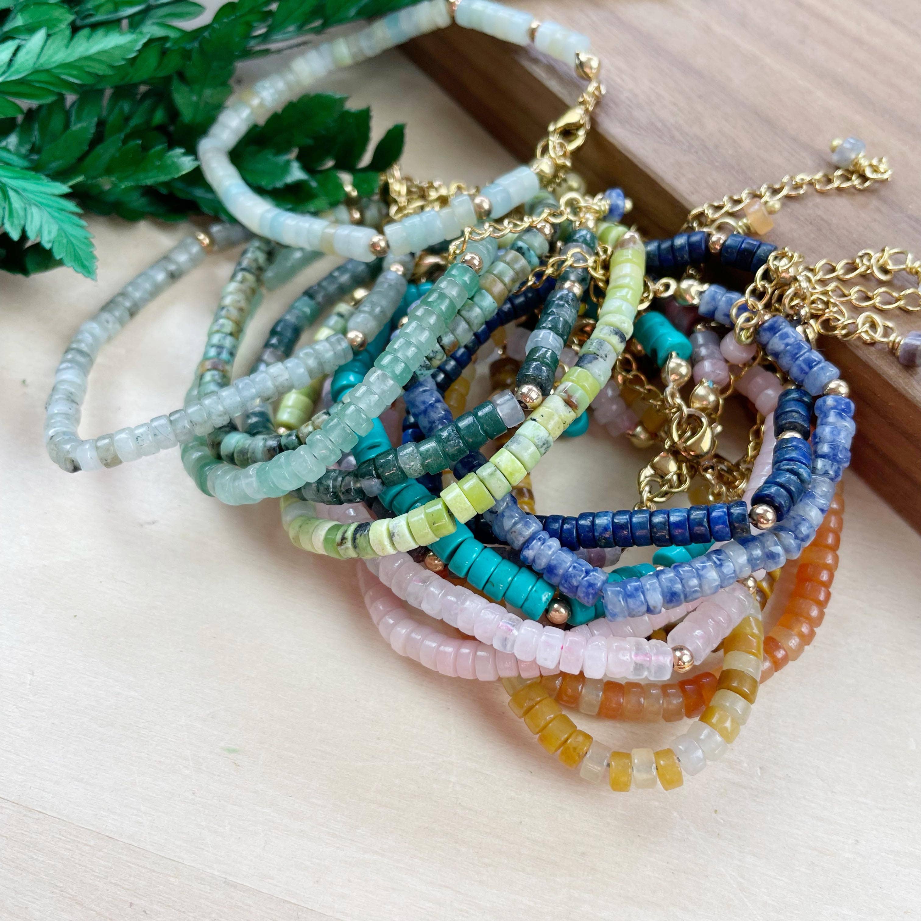 Ewelina Pas Jewelry – Engroshandel Perlearmbånd – Litae armbånd - delikat armbånd med ædelstensperler9