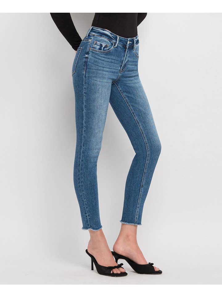 LOBO N GRÚA JEANS SKINNY CROP DE TIRO MEDIO OSCURO CON BAJO SIN REMATAR V2159M de venta al por mayor en Faire