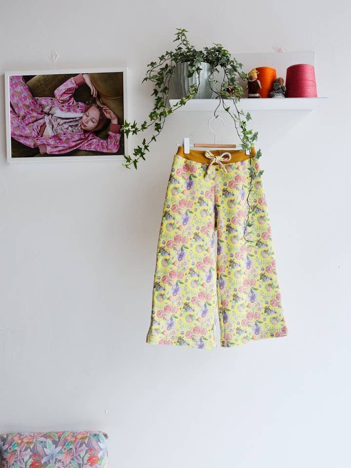 Byxor 'Gourmet Garden' | citron för wholesale av aesthete-kidswear