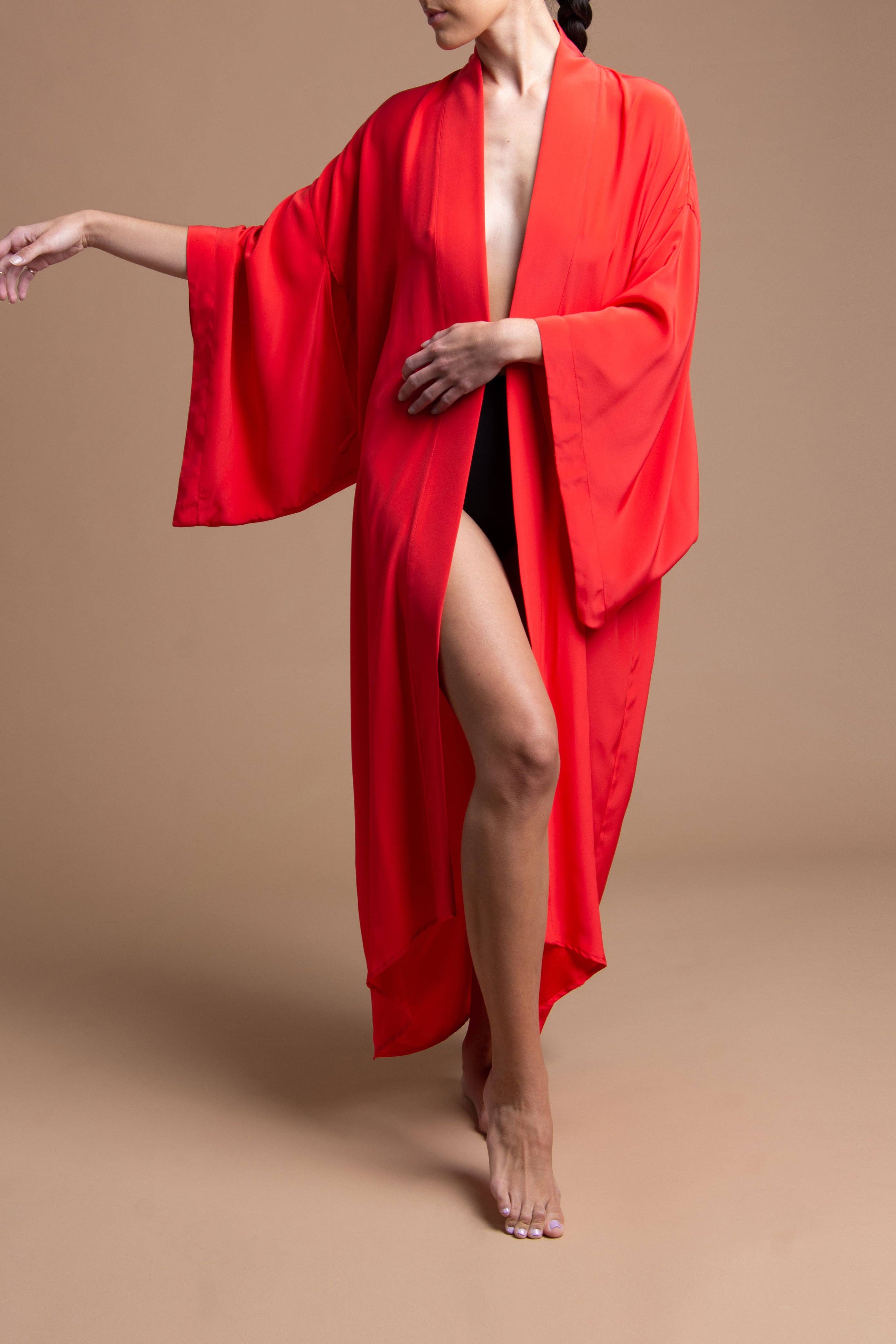 Kafka Simone - Vendita all'ingrosso Vestaglia - Donna - VESTAGLIA KIMONO YUKI IN SETA - ROSSO PASSIONE1